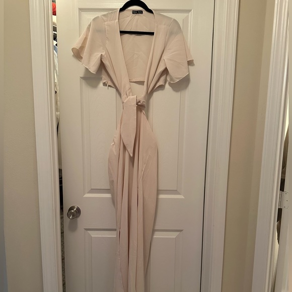 Maxi Cut Out - Picture 3 of 6